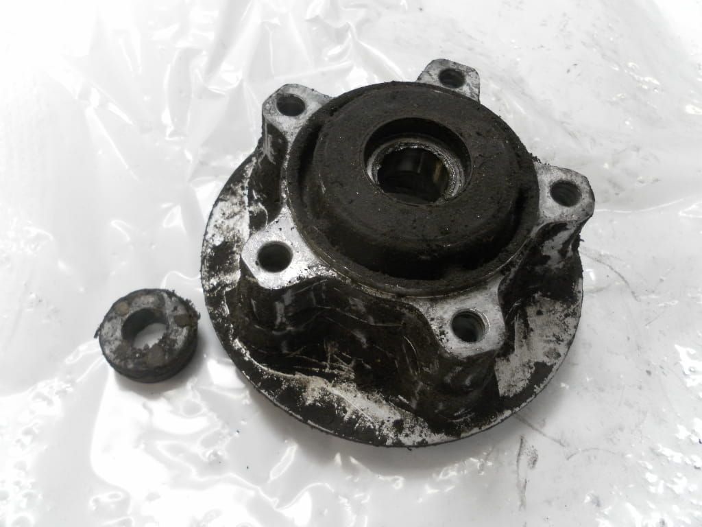 tandwielhouder gsx750f gsx600f 1998-2006 , gsf600s 96-2003		64611-33C00