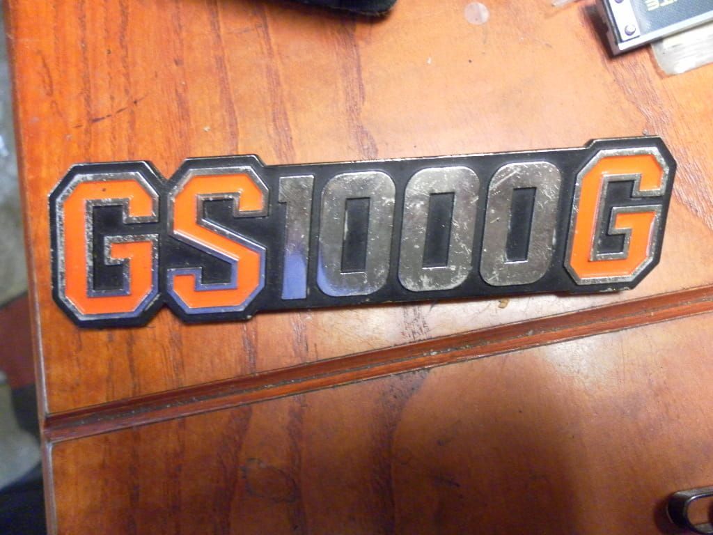 embleem zijkap GS1000G   ( metaal)