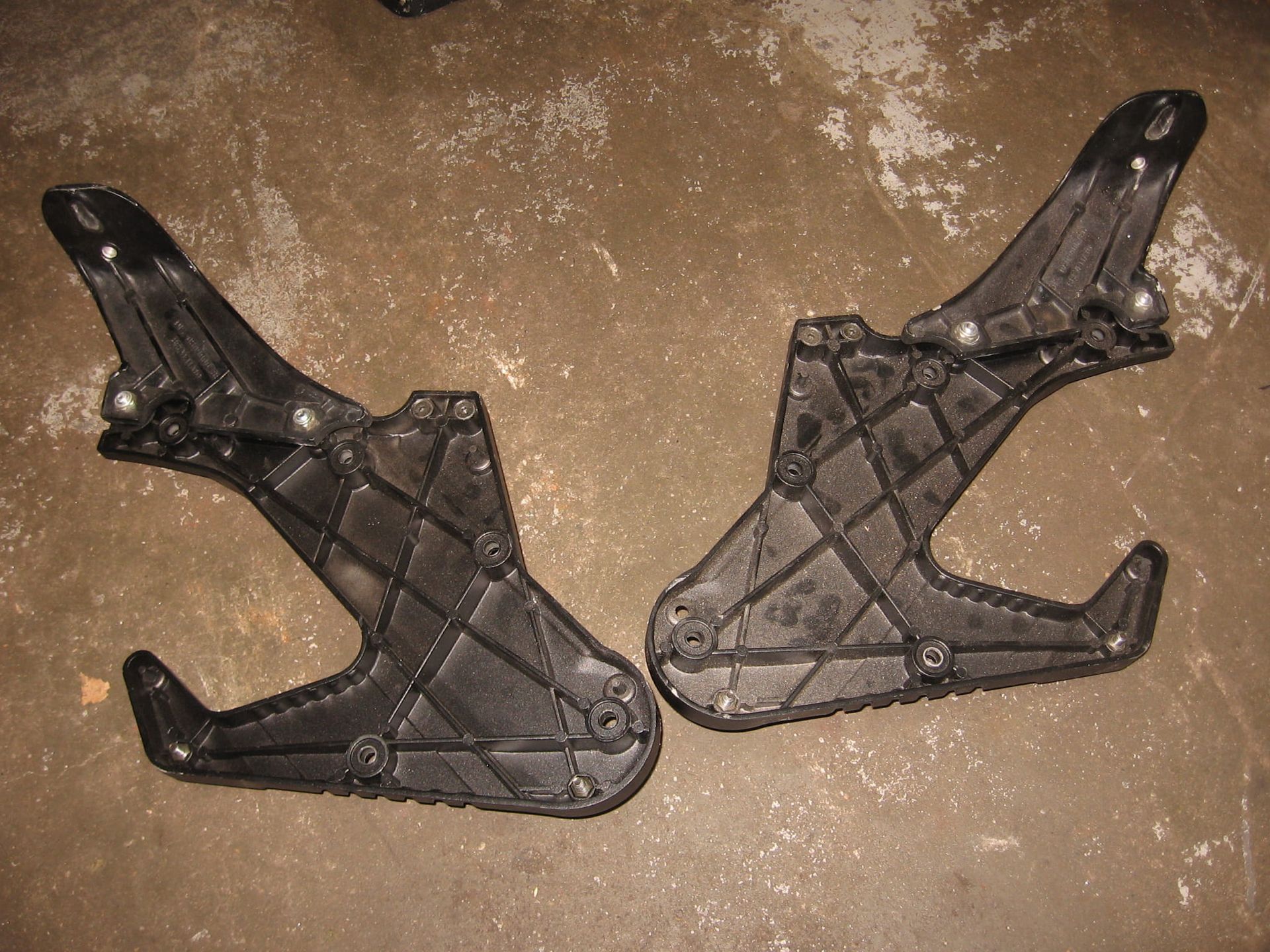 Kofferhouder links en kofferhouder rechts givi monorack2 met bovensteun wingrack1 	givi	Z132 , z163