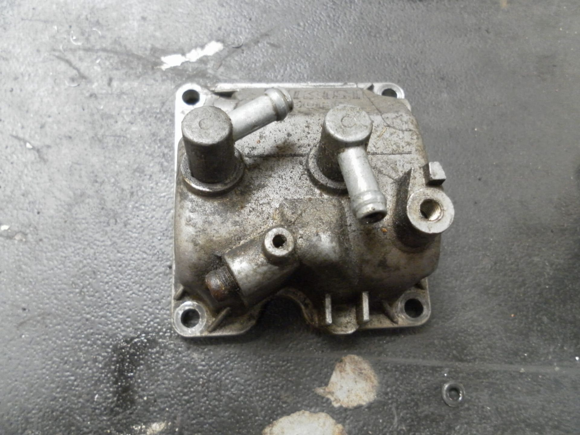vlotterbak voor carb met verwarming no 1 	XJ600S DIVERSION 4br