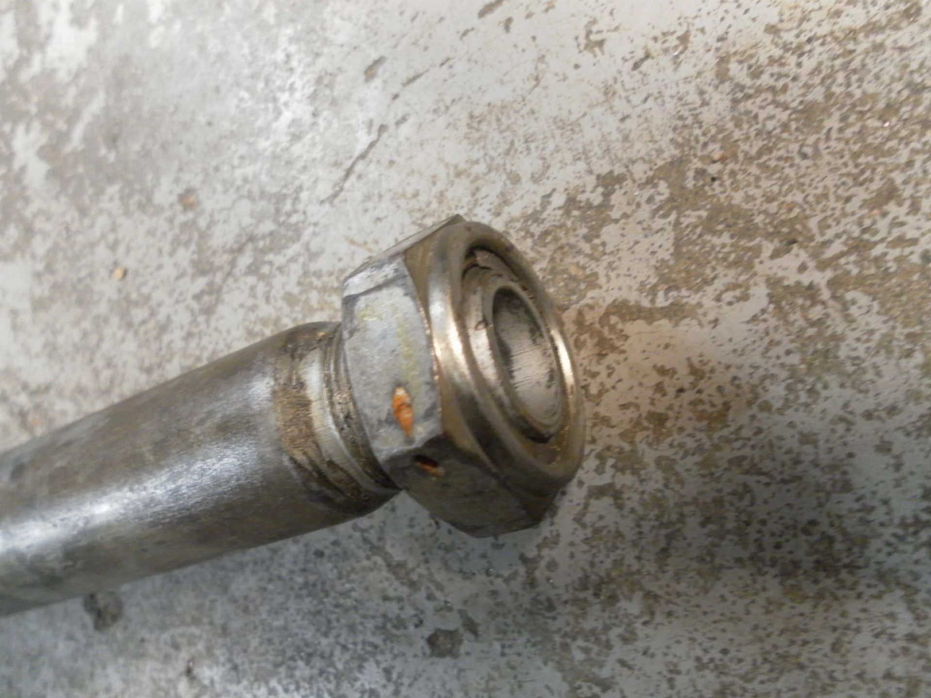 achterwielas met moer	Cbr600rr 03-04 	42301-MEE-000