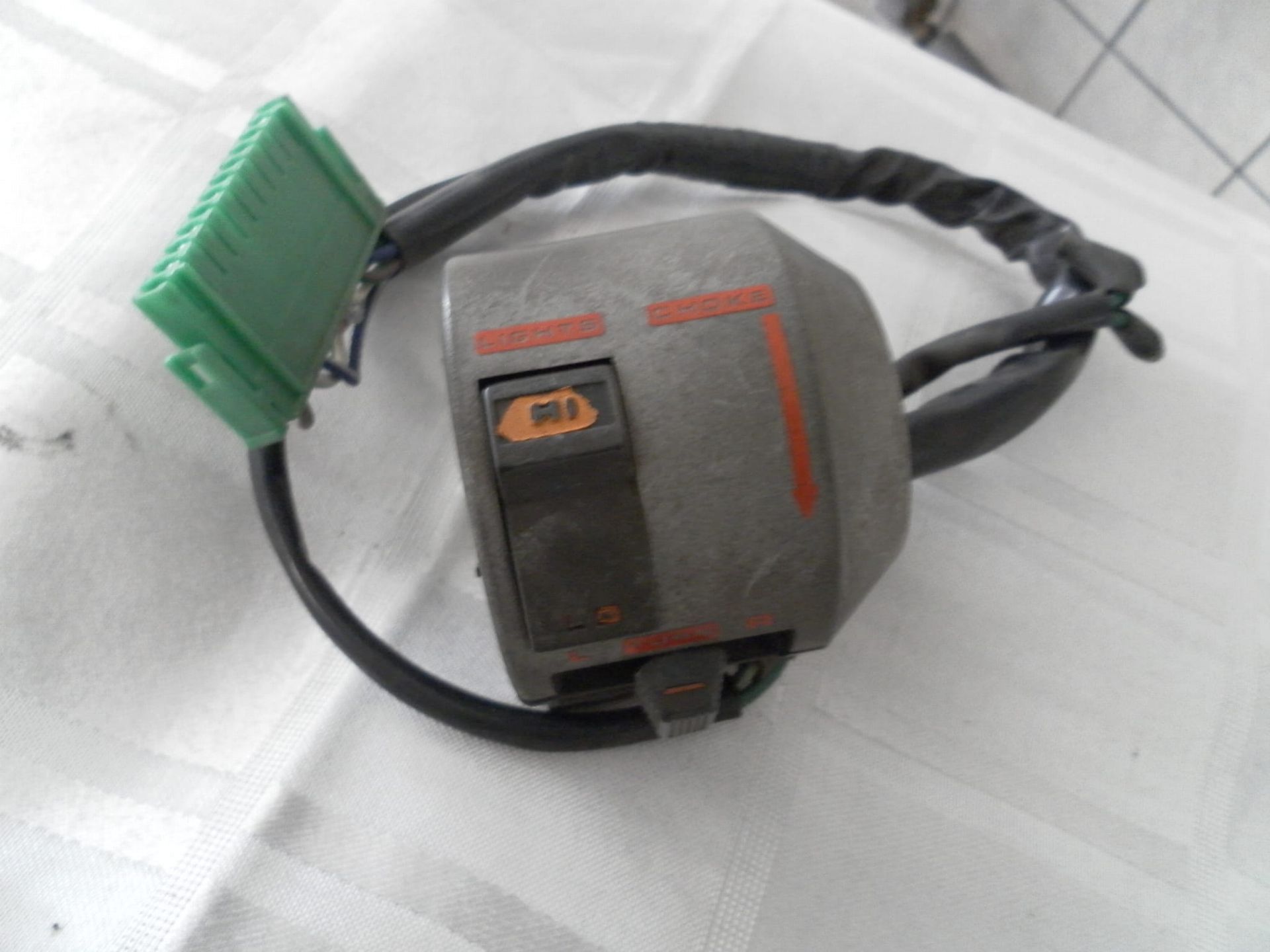 stuurschakelaar links	Vtr250 88-89	35200-KV0-671