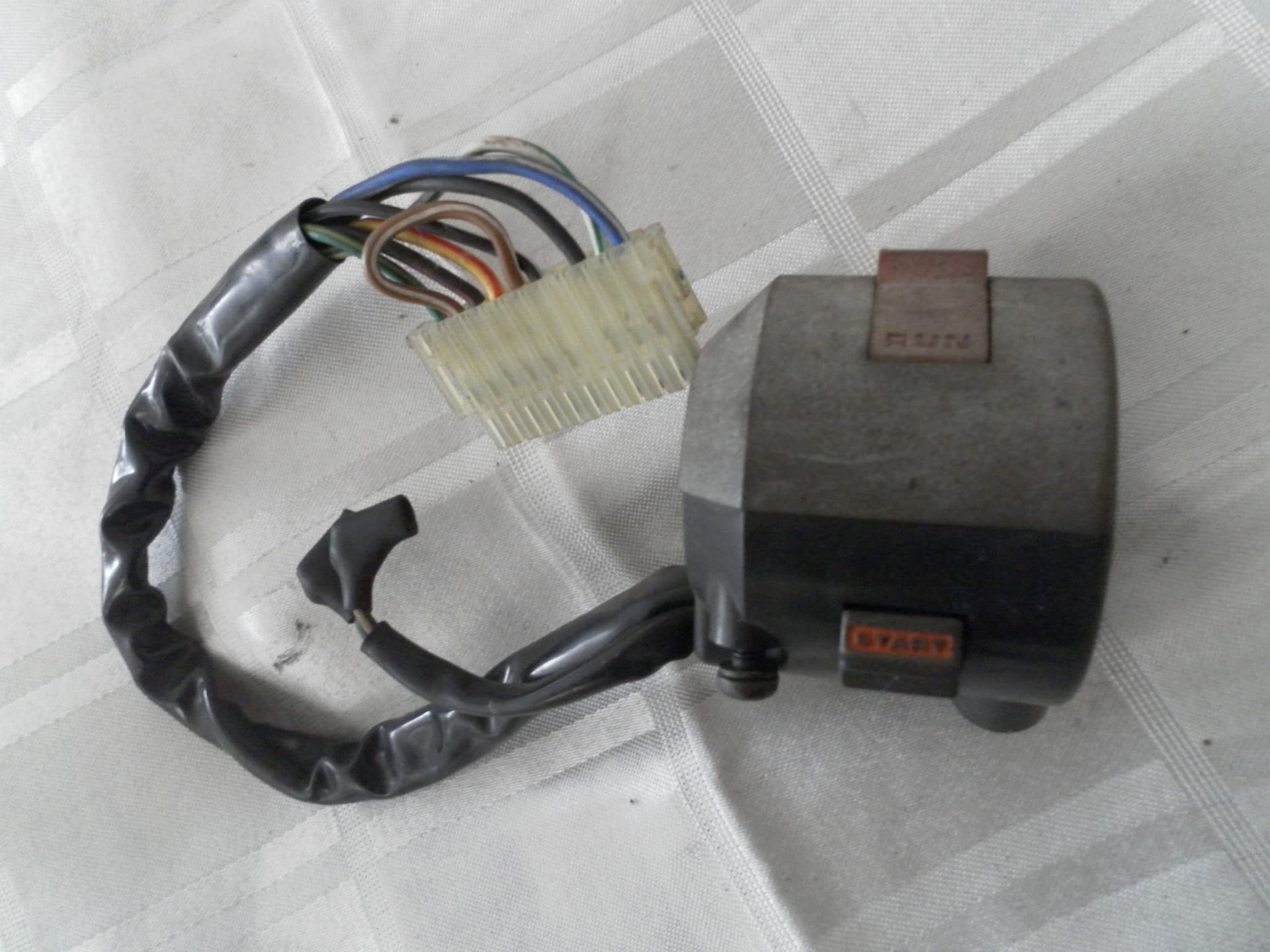 stuurschakelaar rechts 	Vtr250 88-89	35130-KV0-671