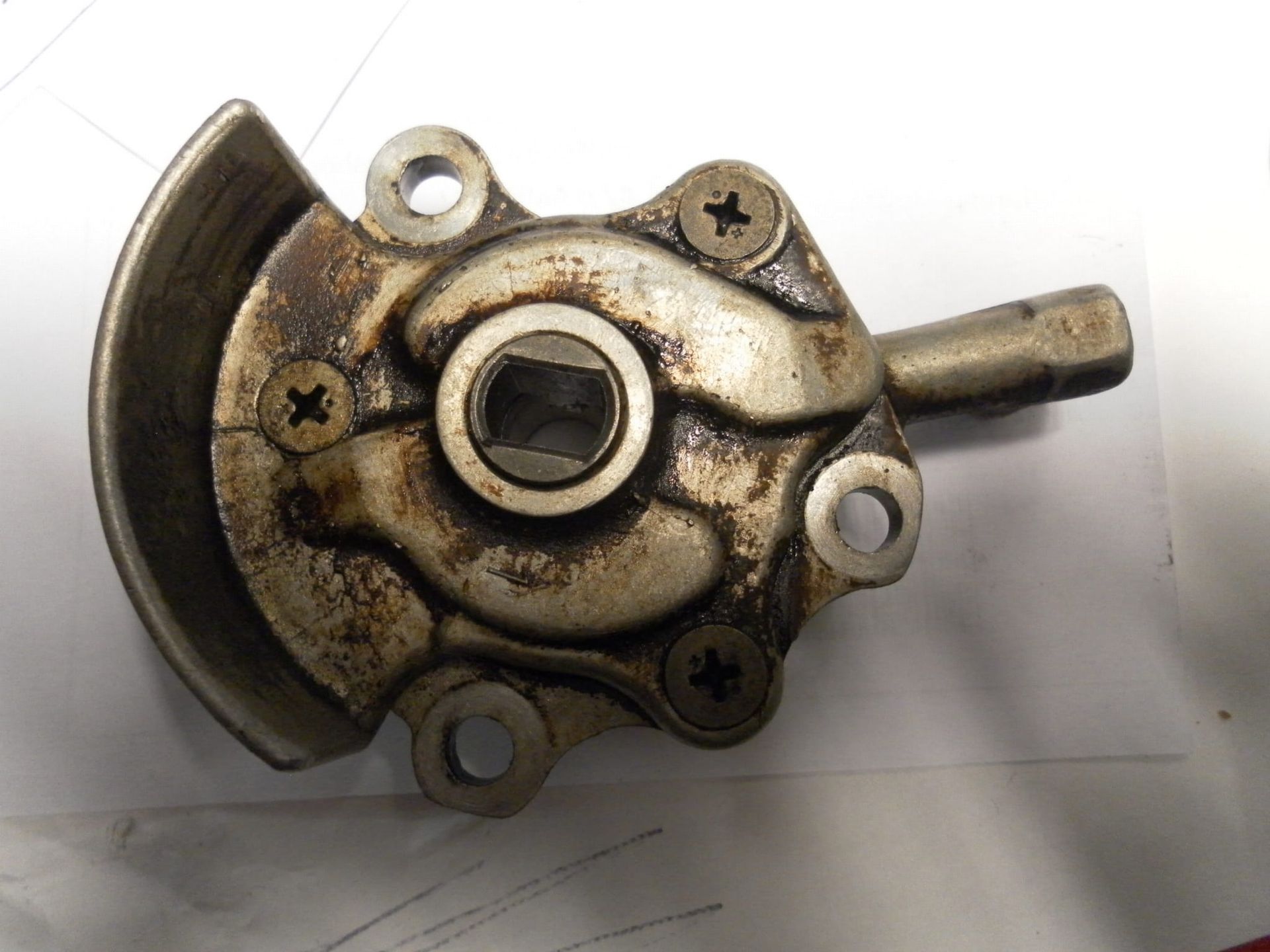 clutch oil pump , conditie binnen onbekend	GL1000 	15220-371-000 	15231-371-000 , 15221-371-000
