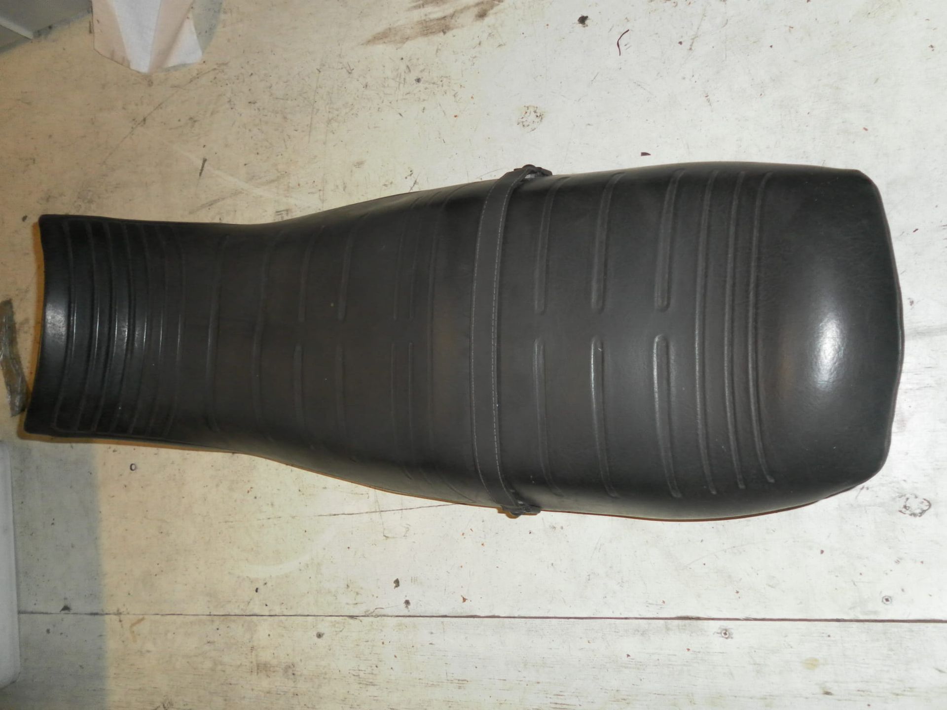 zadel gsx750es/ef 85/86		45100-31301 	45100-31301-50C