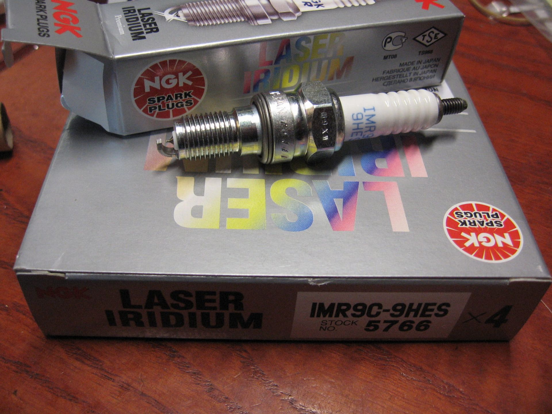 4 stuks NGK.  IMR9C-9H			LASER IRIDIUM	Cbr600rr 03-12,cbr600f 01-07,cbr900rr 02-03, cbr1100xx 01-06