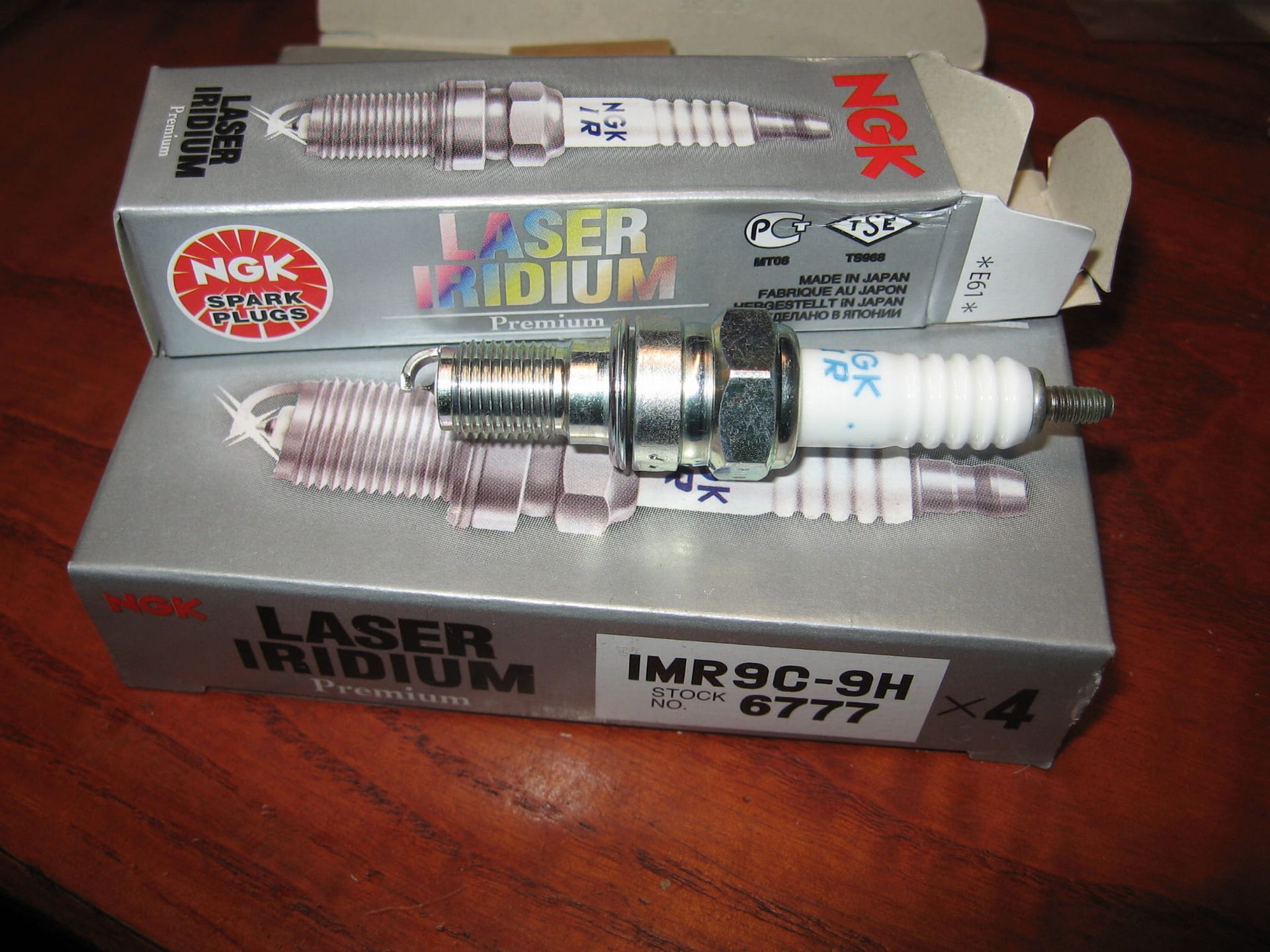 4 stuks NGK.  IMR9C-9H			LASER IRIDIUM	Cbr600rr 03-12,cbr600f 01-07,cbr900rr 02-03, cbr1100xx 01-06