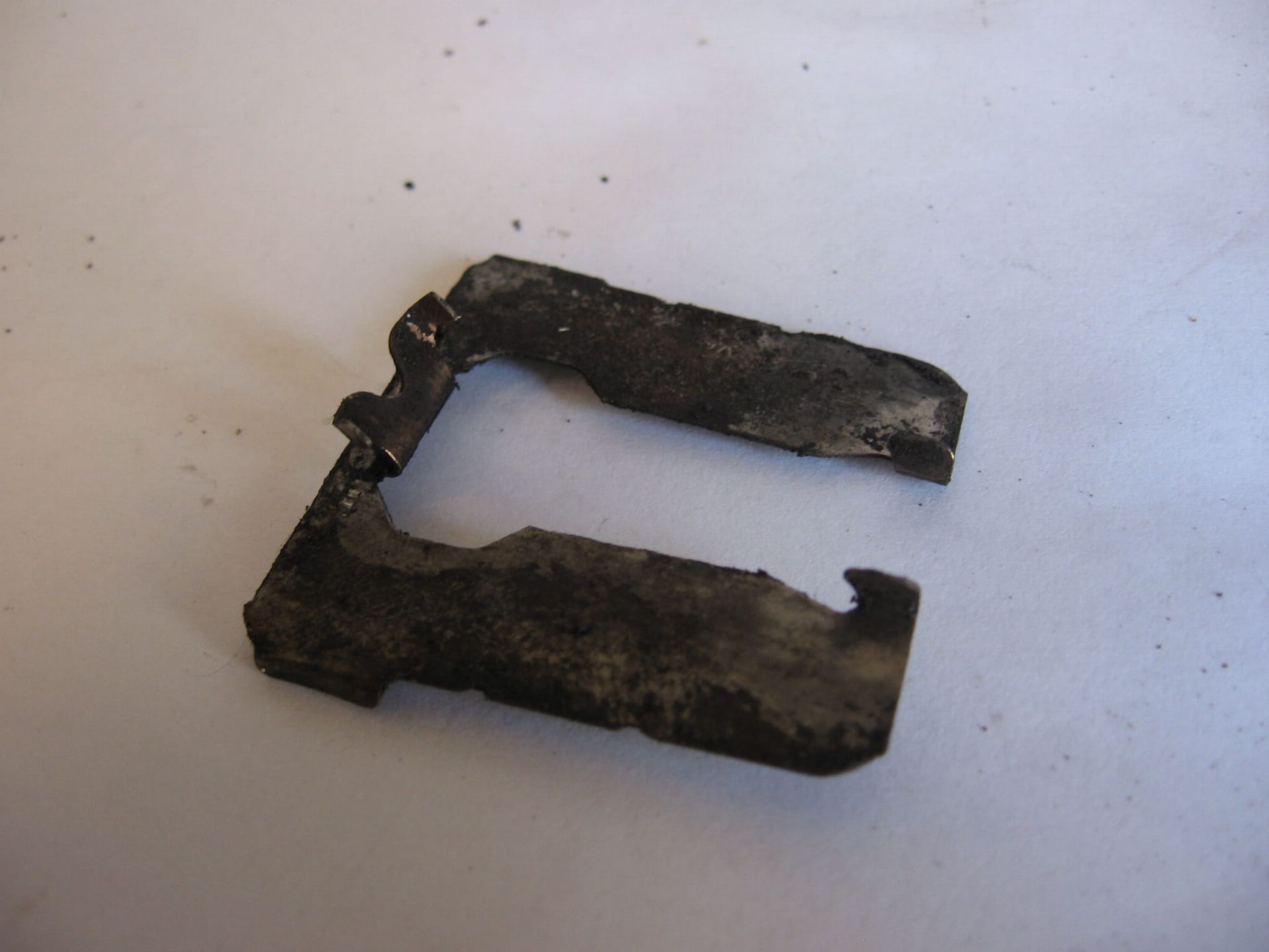 2 stuks Retainer , geleideplaat zijkant remblokken	cbx550 vtr250 89-90?	45112-ma6-006 (1)