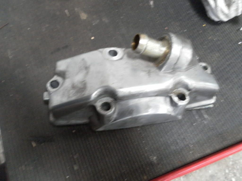deel kleppendeksel met aansluiting carterontluchting	Vt750c 1983	12340-ME9-000