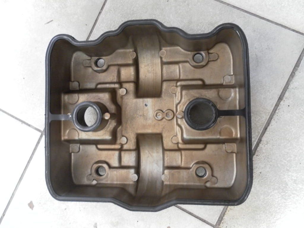 Voorste kleppendeksel 	vfr700f	12311-ML7-670 , 12311-ML7-690