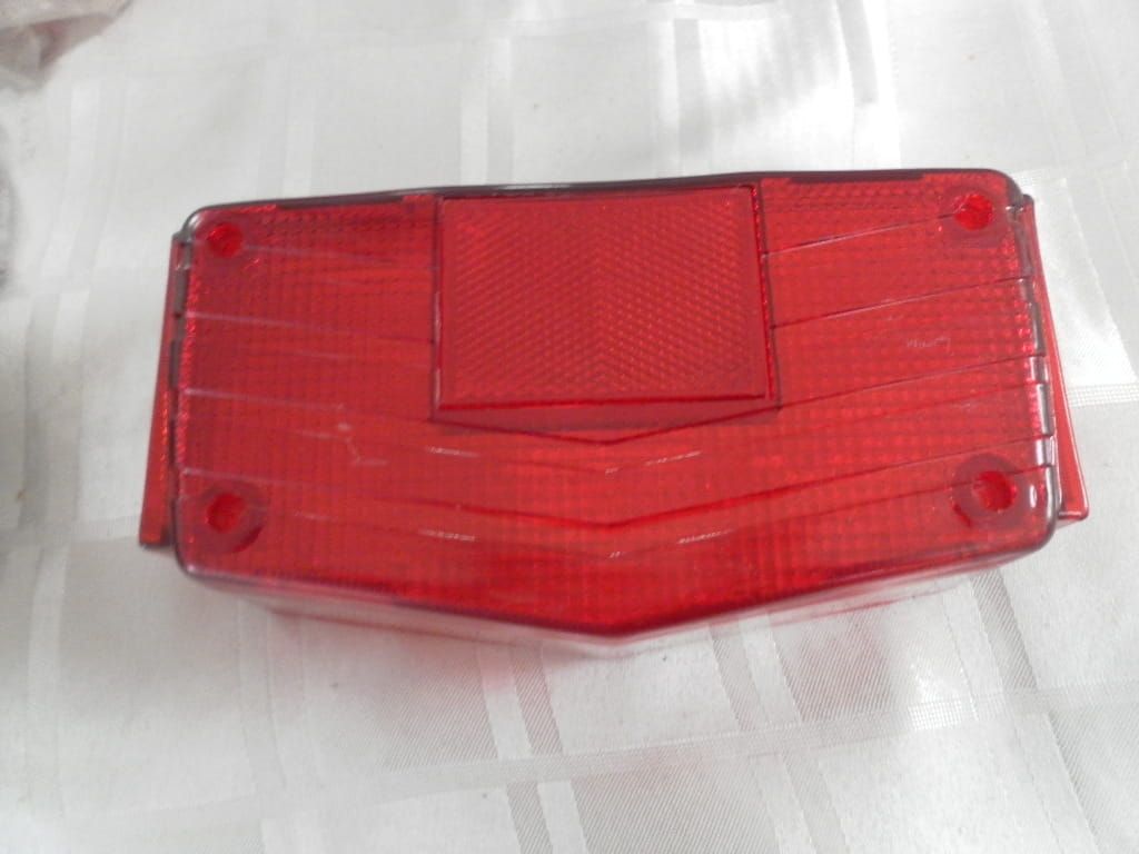 achterlichtglas  gsx400 gsx250 gs450	klein krasjes			35712-11570