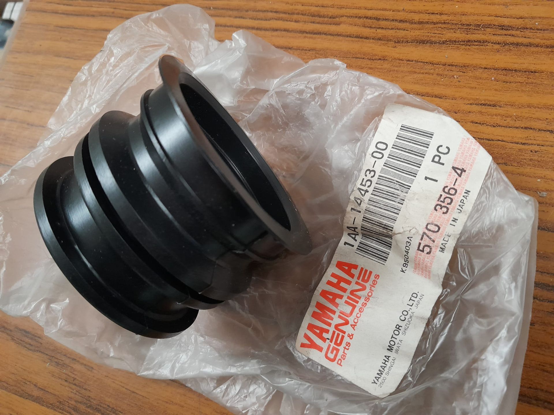 inlaatrubber filter/ carburateur  xj700 85-86		oem		1AA-14453-00