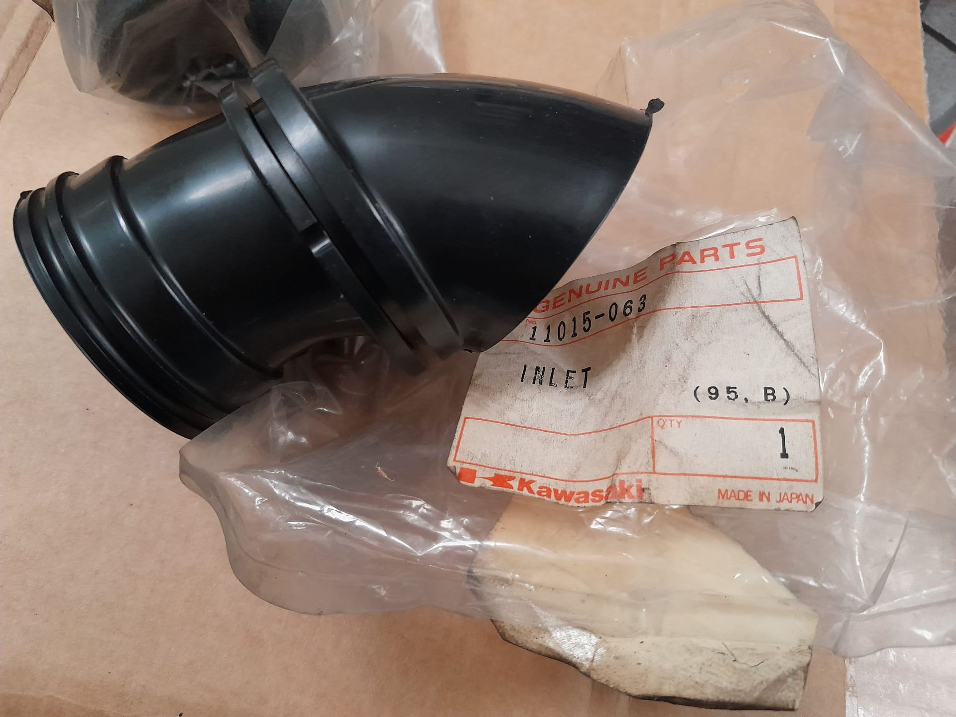 11015-063 , airfilter duct 1en4 kz550		oem		11015-063