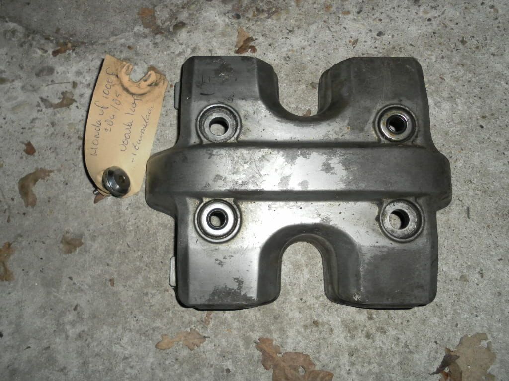 voorste kleppendeksel vf1000f	1984 -85	12311-MB6-000