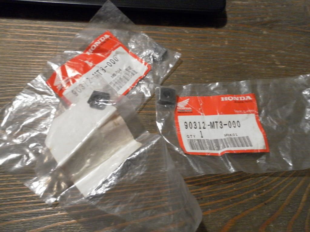 3 stuks clipnut 5mm	vt750  		90312-mt3-000 (1) (1)
