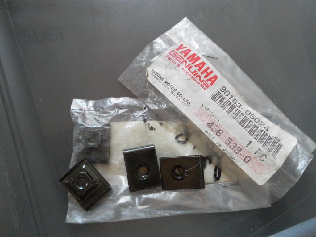 4 stuks clipmoer , nut 		oem		90183-05024 , fzr1000 vmax