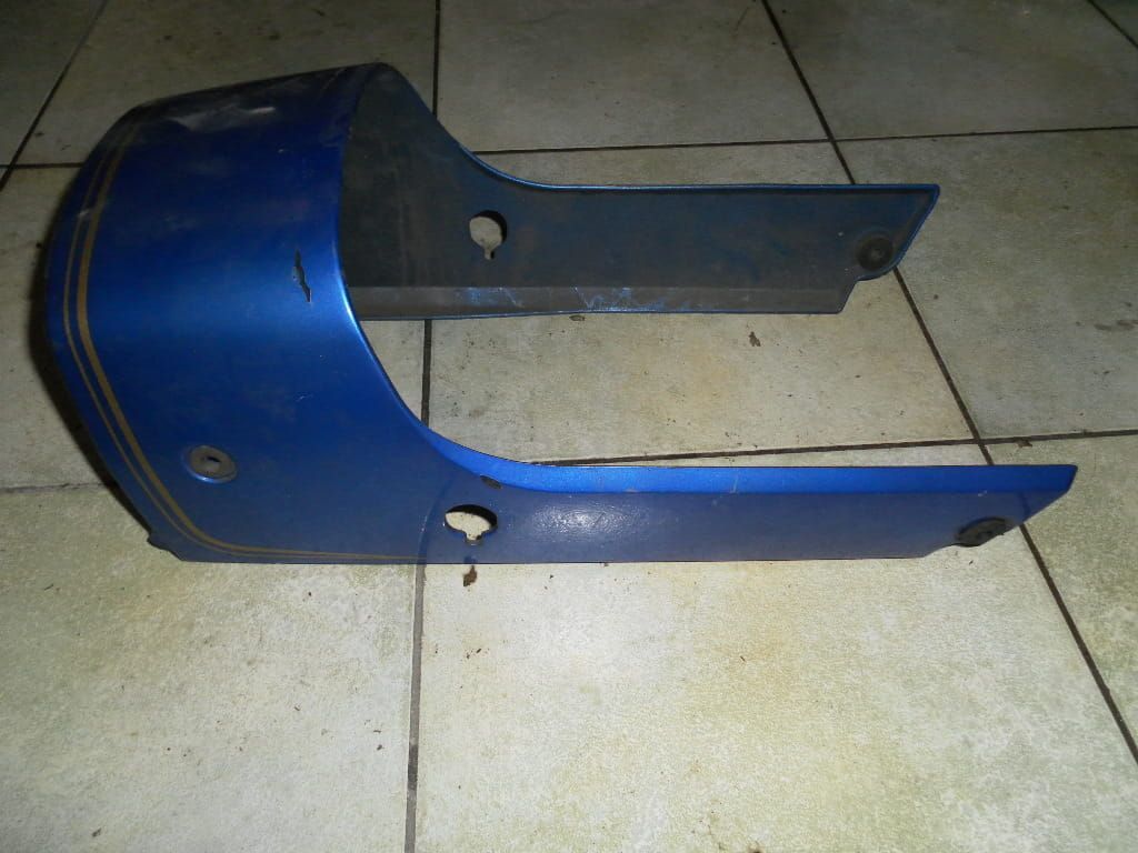 kuipdeel achterkant zadel , kontje cb750k  1979-80	77215-425-000