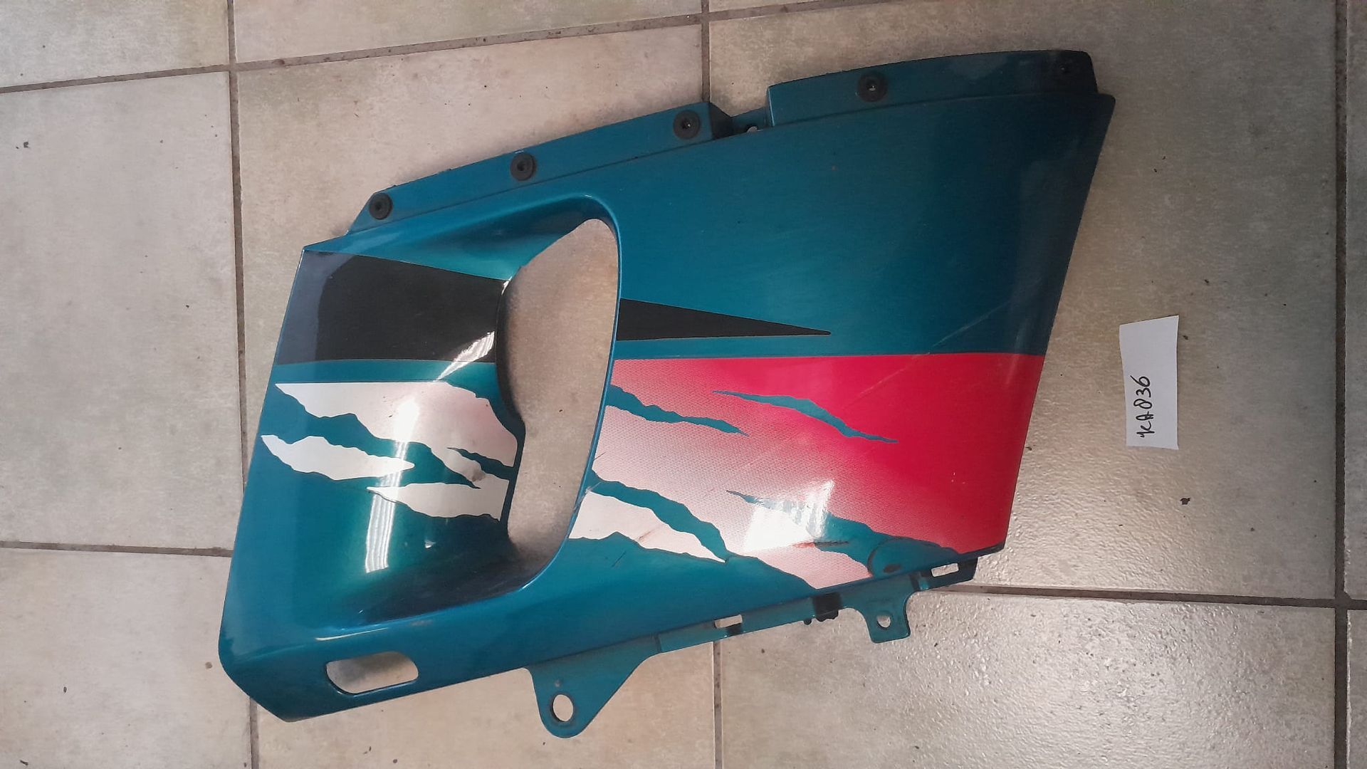 kuipdeel rechts midden	Zzr600 1994 zx00e2		55049-526 	,	lakschade