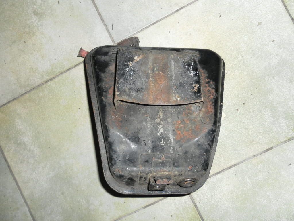 sub benzine tank	vt700 vt750 +/- 84  17550-ME9-770