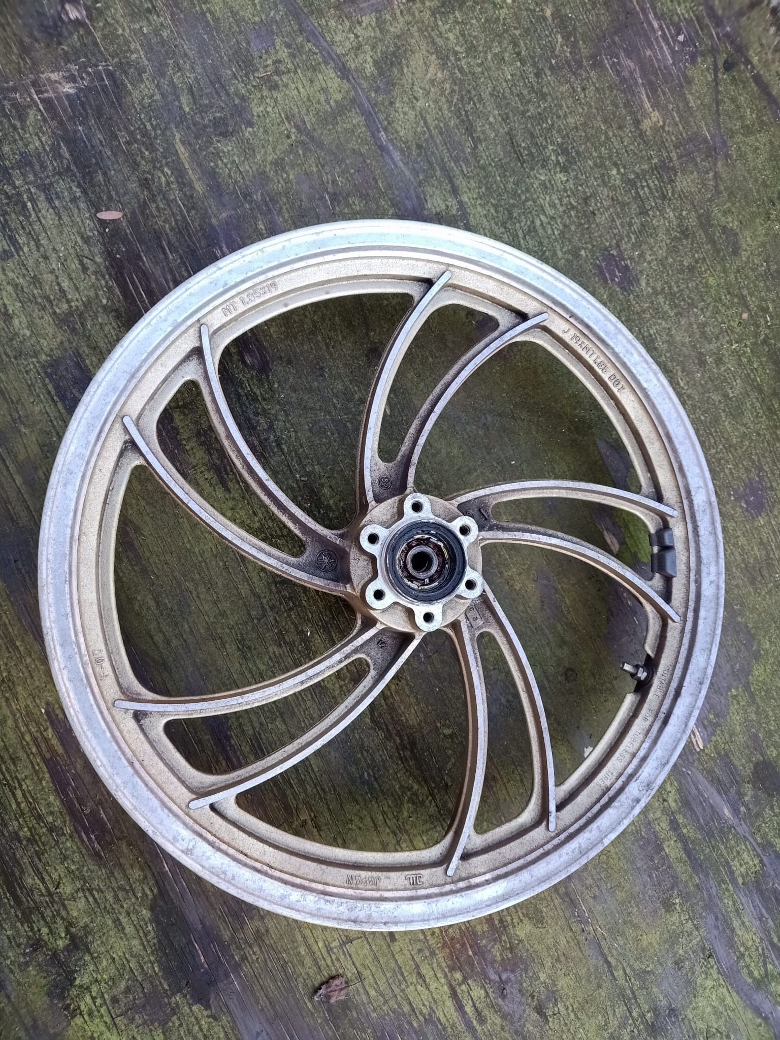 voorwiel  MT1,85x19	TR1 xv750 xj650 xj750 81-83		4H7-25168-29-98