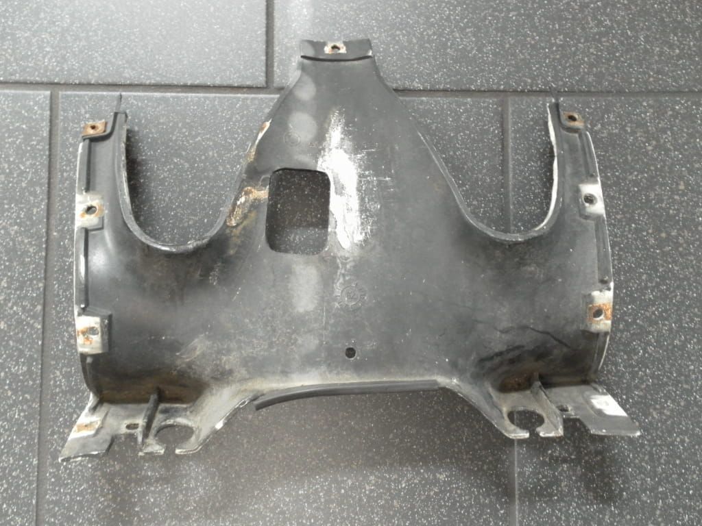 rmiddenstuk onderkant topkuip grijs ( lak slecht )	R100RT 1982 , R65rt r80rt r		46631235720 , 46 63 123 5720