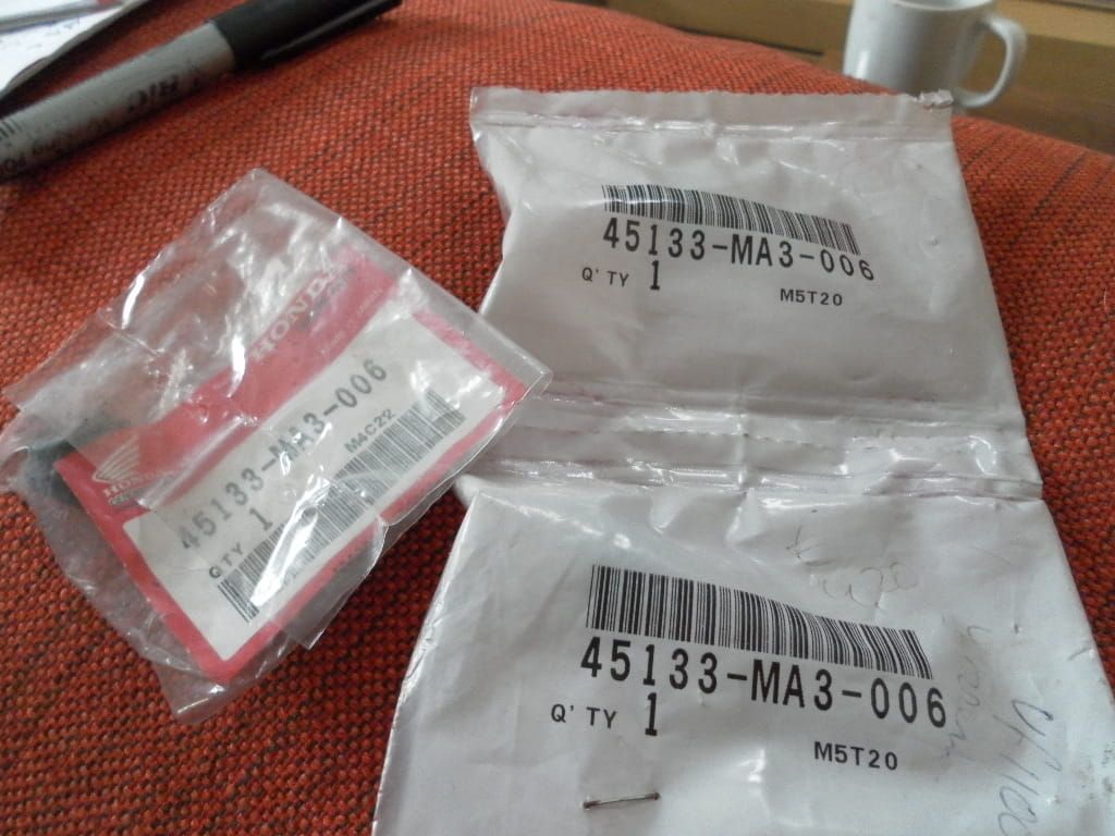 1 stuks afdichting pen remklauw , boot B	o.a : Gl500 , vf500f 84-86 , cb650sc 83-85 , vf750 cbx gl1100 82-	oem 		45133-ma3-006