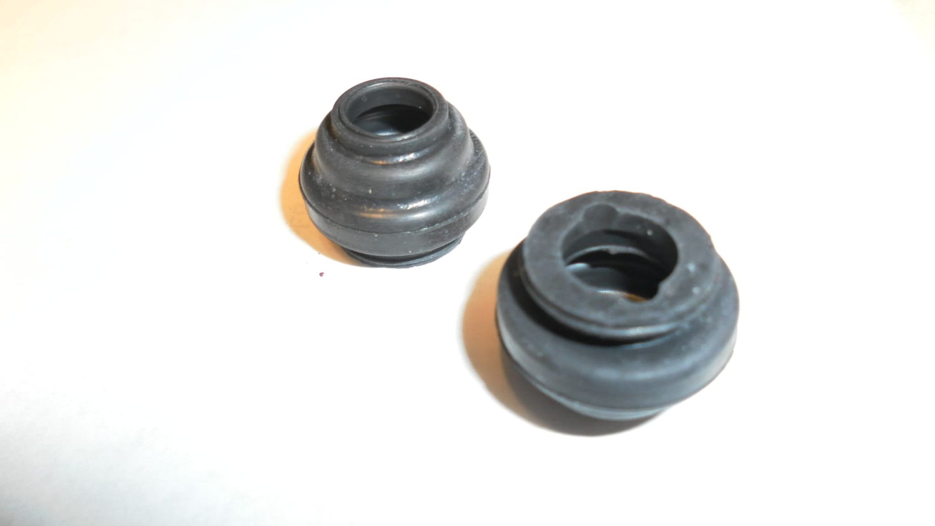 1 stuks afdichting pen remklauw , boot B	o.a : Gl500 , vf500f 84-86 , cb650sc 83-85 , vf750 cbx gl1100 82-	oem 		45133-ma3-006