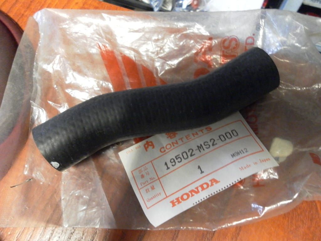 Koelwaterslang , cb1000f 1989		Oem 	19502-ms2-000