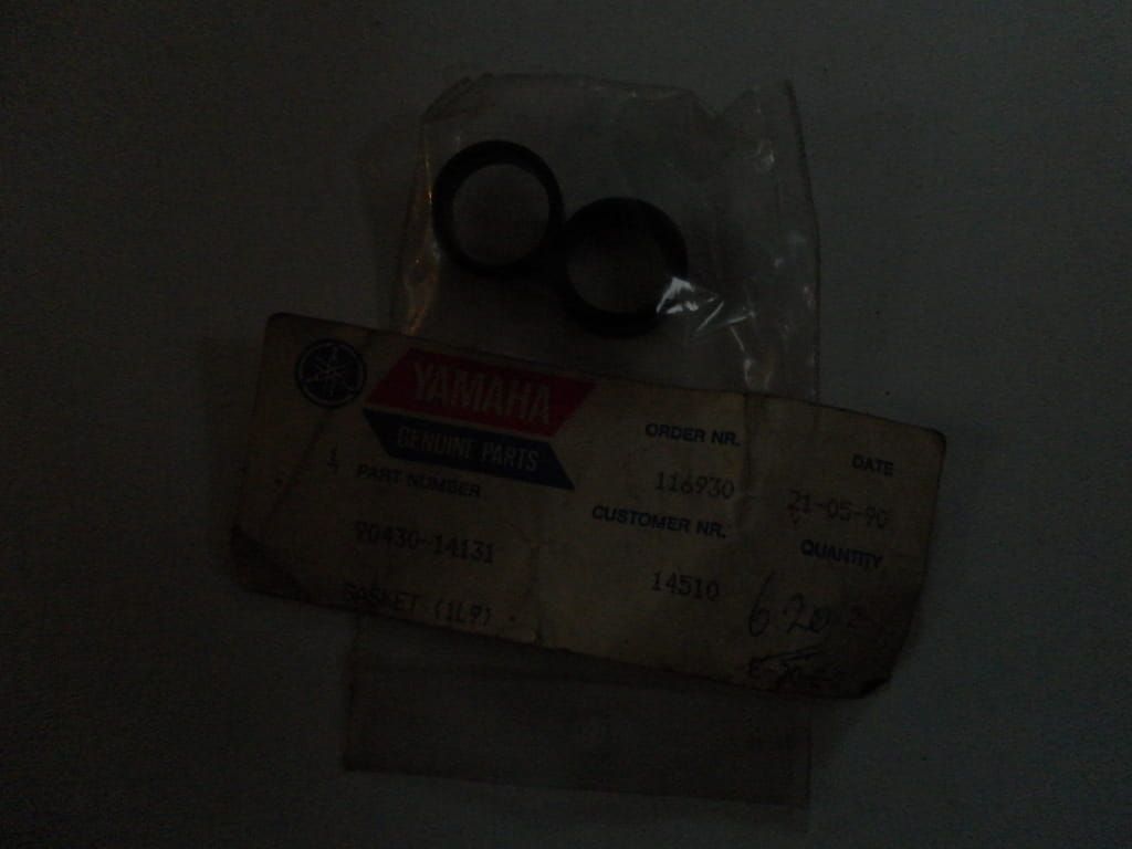 2 stuks NOS Gasket , afdichting boutgat cilinder	fj1100  xj600			90430-14131