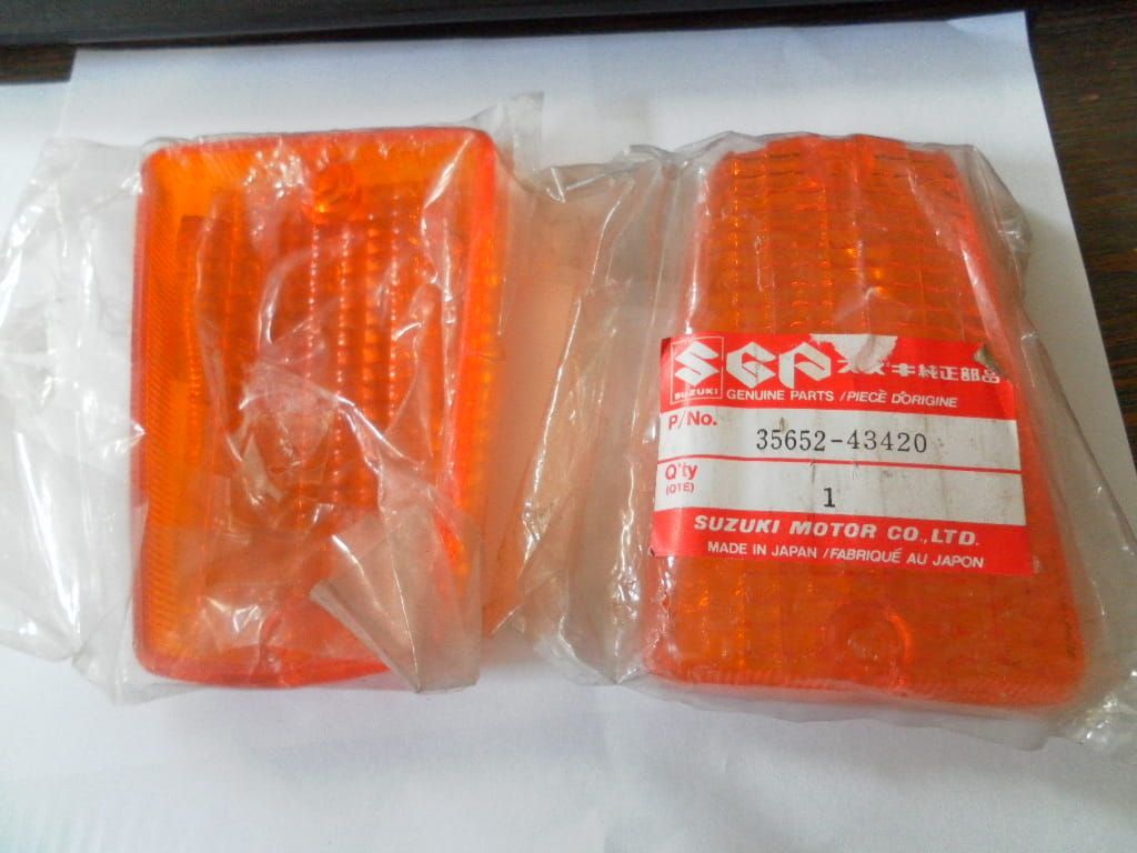 1x knipperlichtglas	oem		Gsx550 , gsx1100	35652-43420