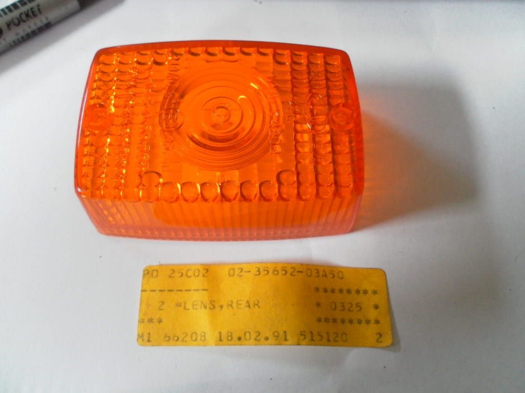 1x knipperlichtglas	oem		GA50 / HS50 / RB50 / SF50 / TR50 / NM50 / MT50 / ALT50 / AY50 / CF50 / CS50 / CP50 / UF50 / UX50W 	35652-03A50