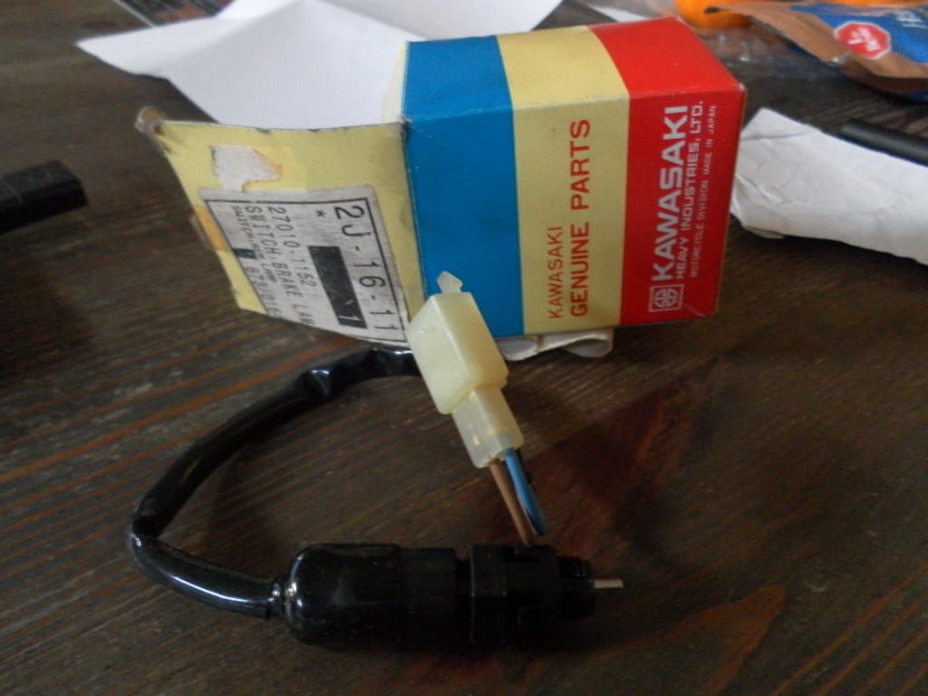 remlichtschakelaar  achter		oem		27010-1152