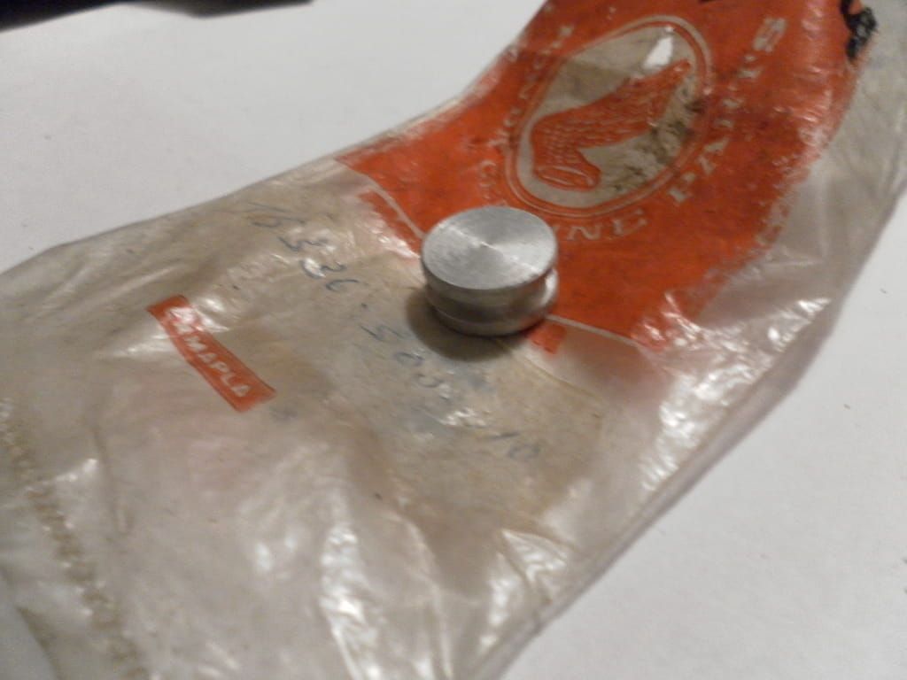 plug oil passage carter , nieuw	cb750  			15336-300-010