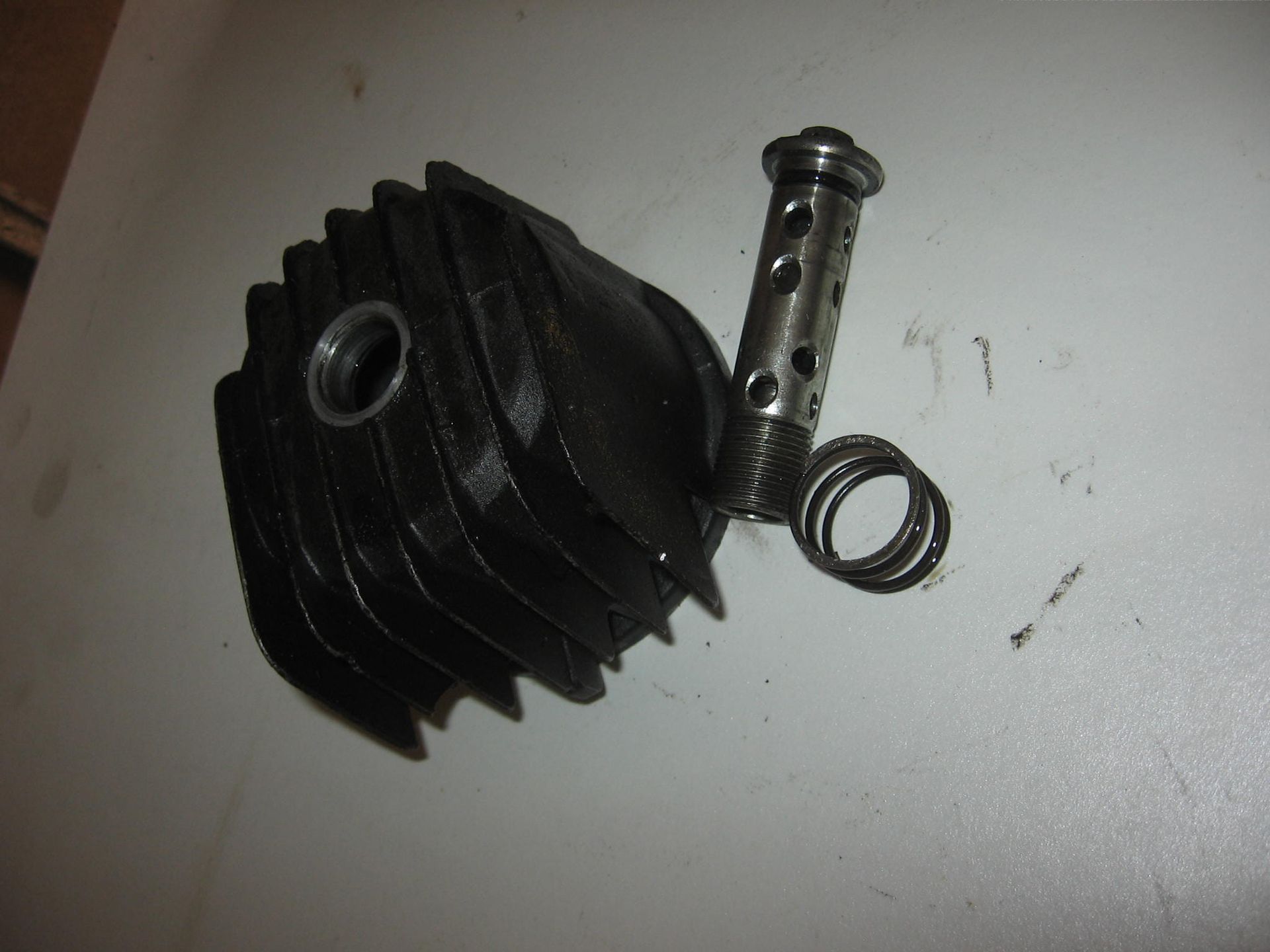 oliefilterhouder oliefilterbout zwart // cb500 k0 15411-300-010 + 15420-300-020