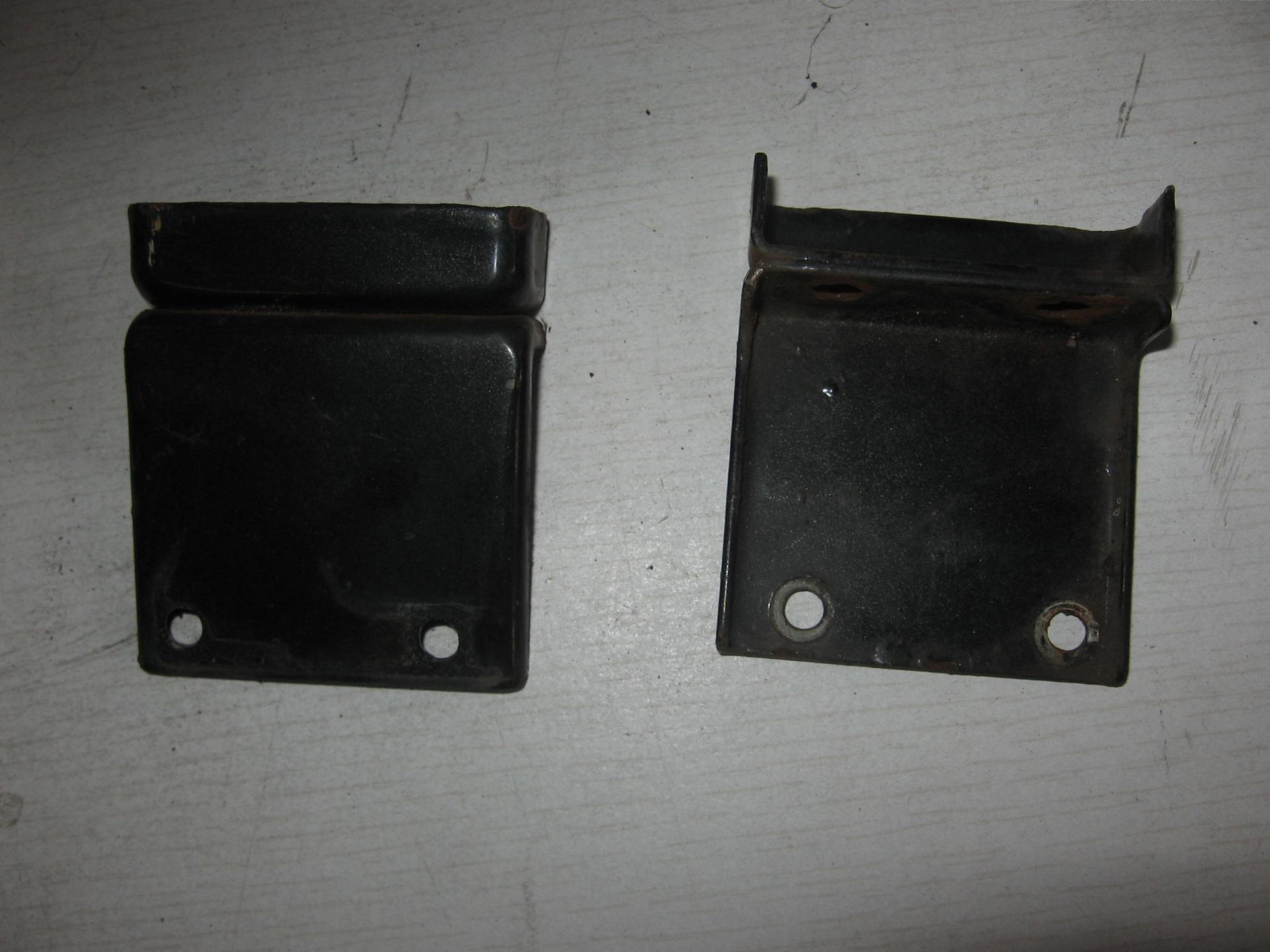 1x plaat bevestiging helmslot	Kz550 1980-83	11034-1926