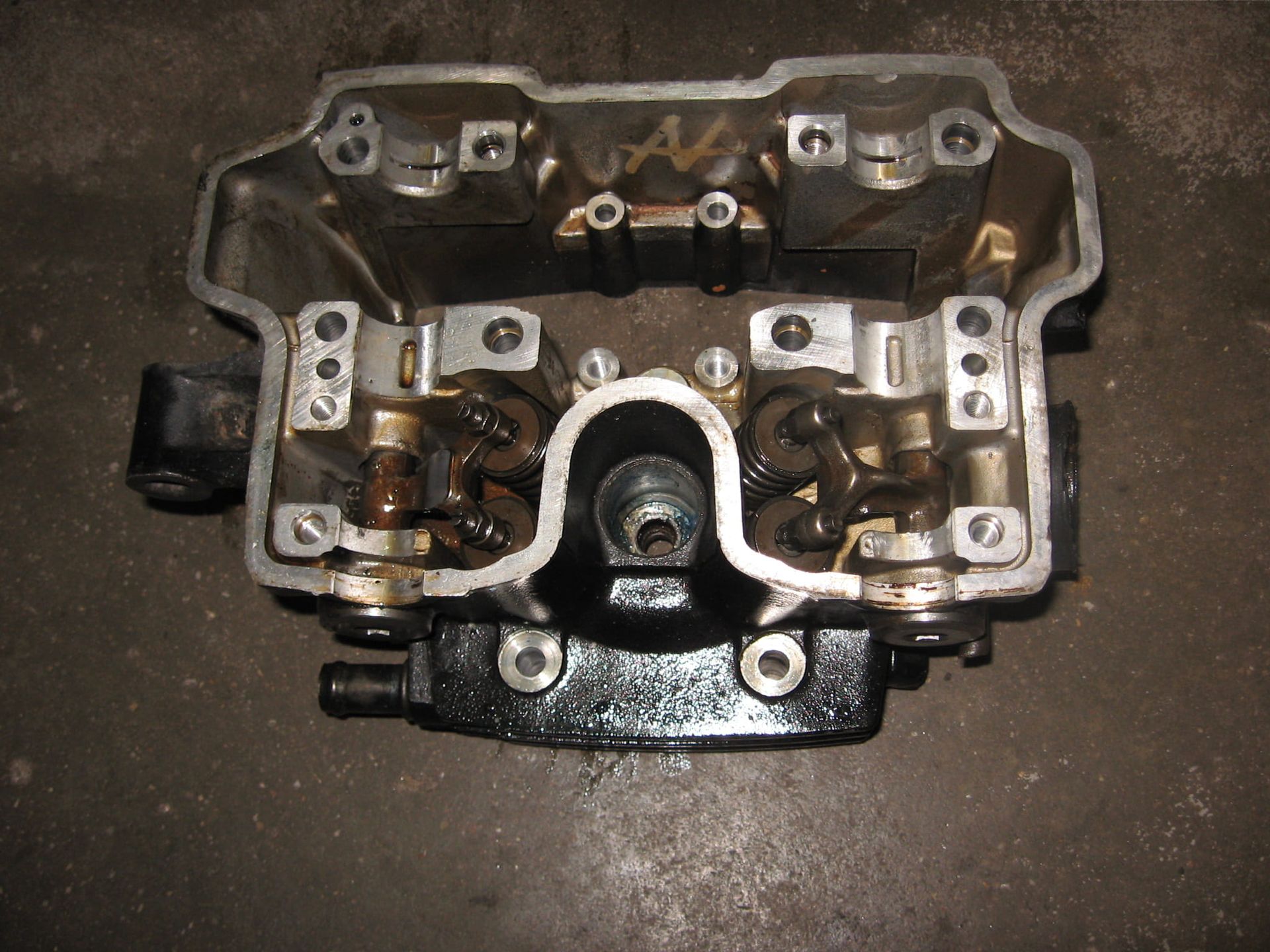 kop achterste cilinder , zonder nokkenas	Vtr250 1989-90	12220-kv0-770
