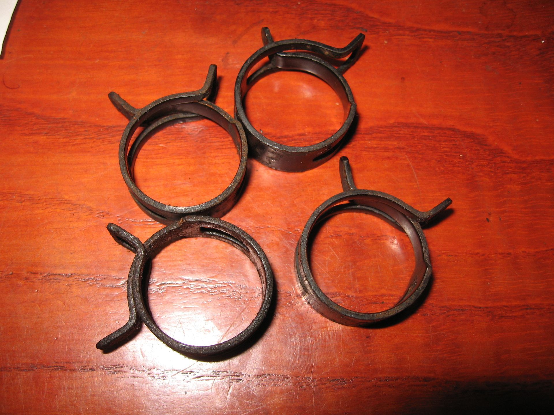 4x hoseclip B . klem waterslang 	Vt700c 84-87  	19514-me9-003
