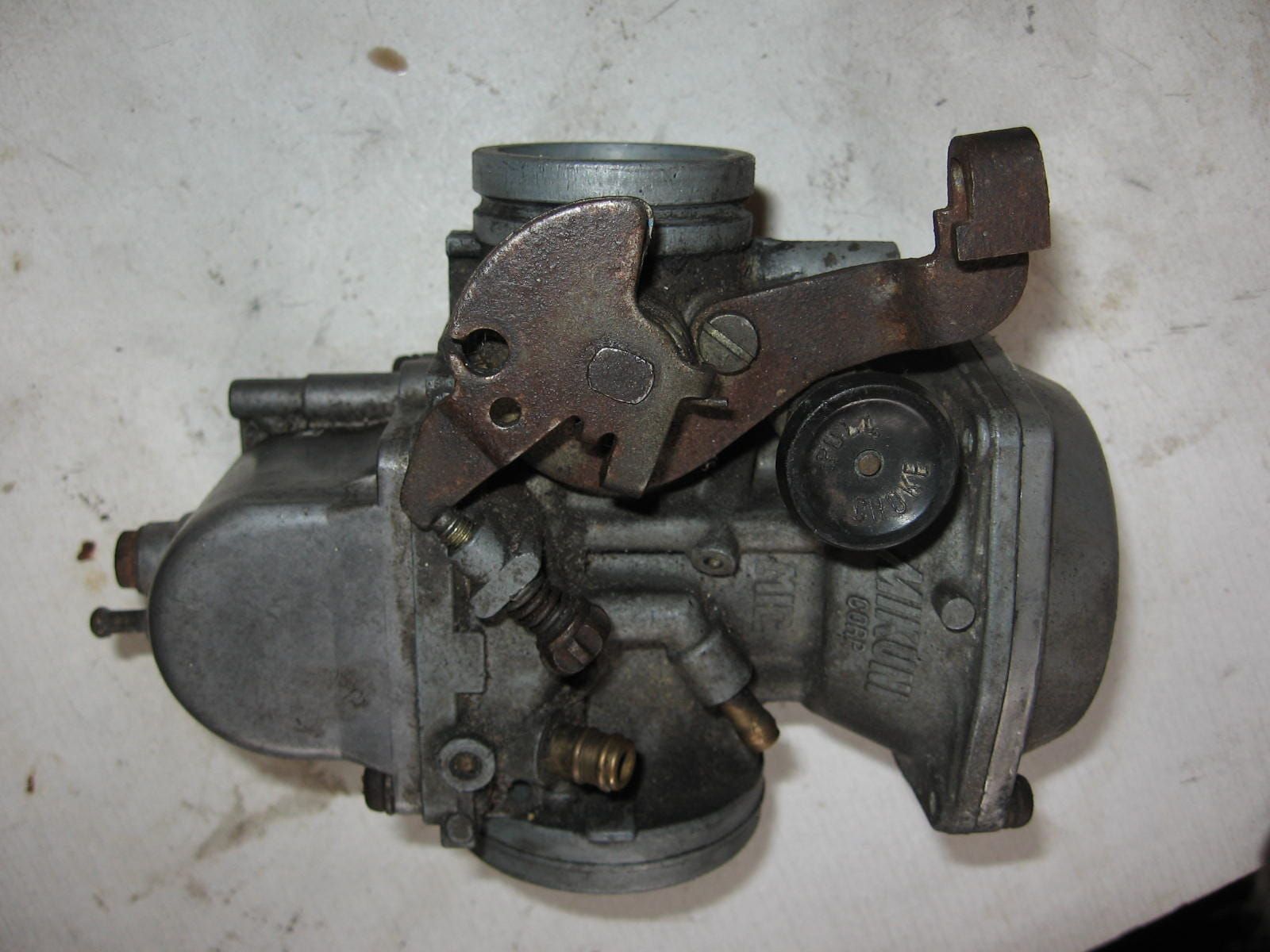 carburateur  	Gn400t 1980-82 gn400x 80-81	13200-37300