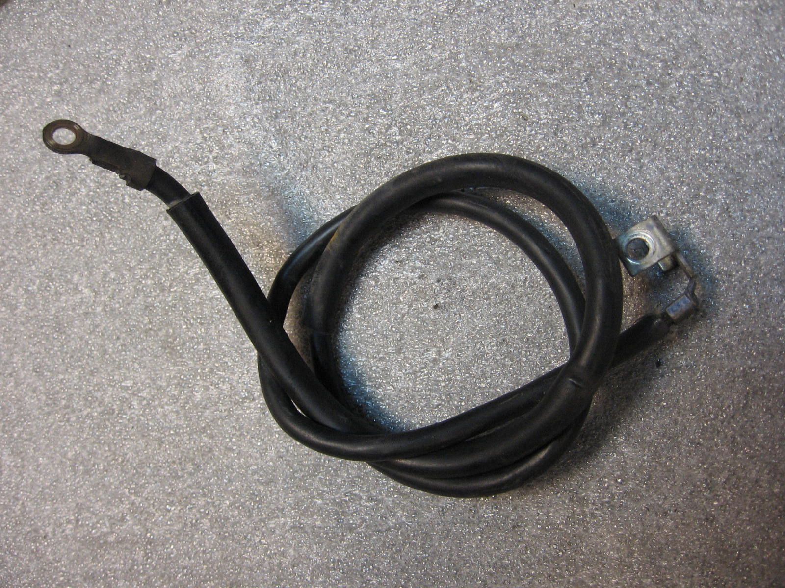 Massa accukabel blok/accu L= ong 84cm	St1100 1991-2003  	32601-mt3-610