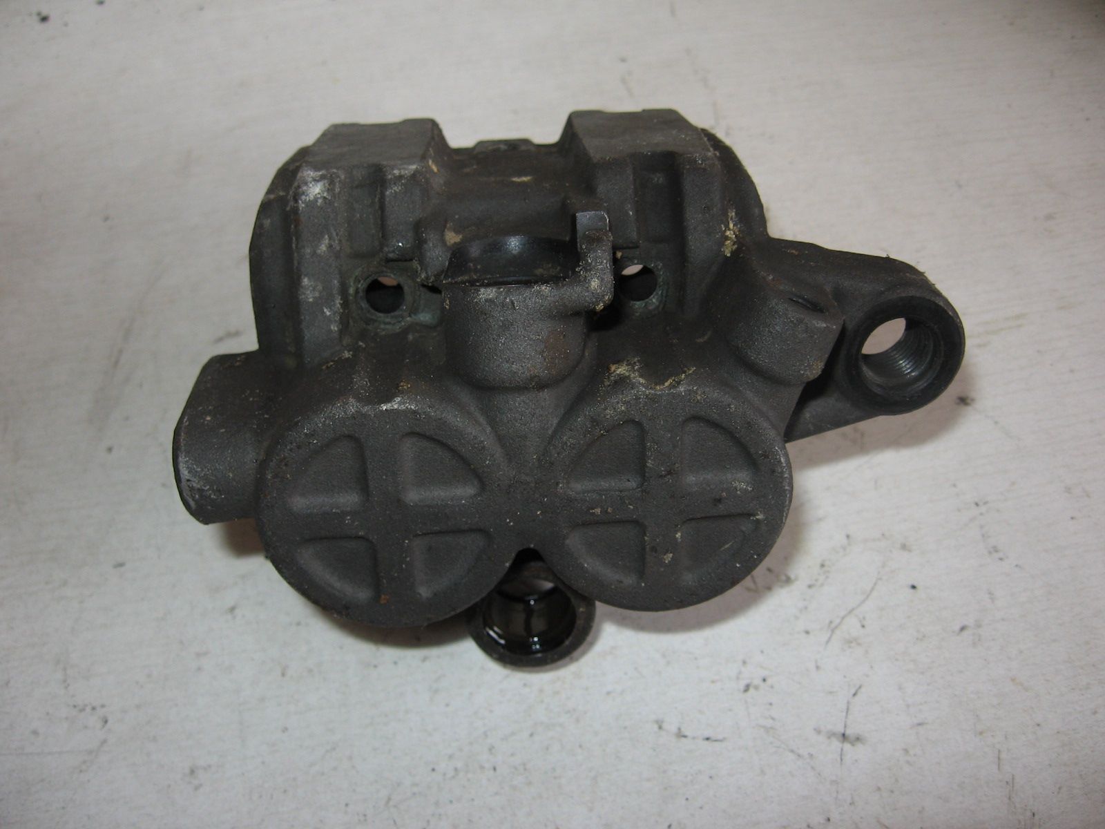 voorremklauw rechts	cbx750f 45200-MJ0-027 ,	45200-MJ0-007 ,45201-MJ0-006