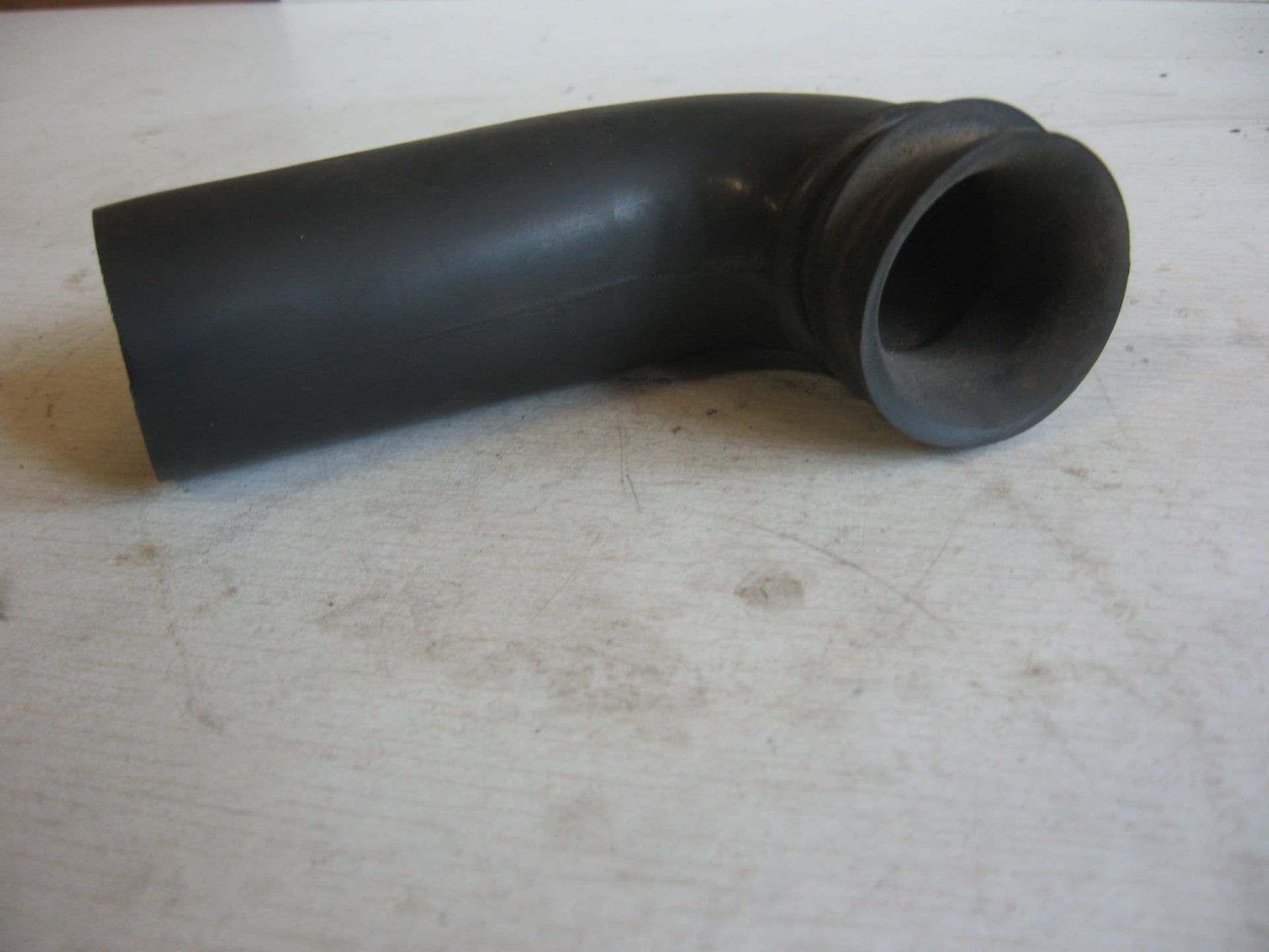 intake duct	Gpz500s 1987-2009  	14073-1293