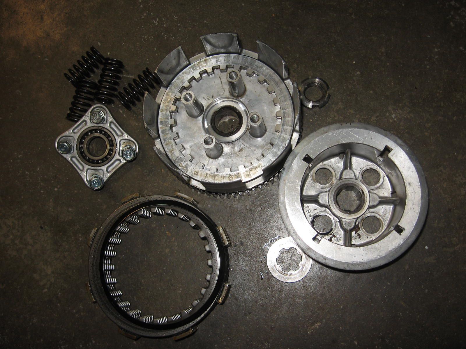 koppeling	Cmx250c 85-86 , cm250c 82-83	22100-kb4-670 , 22350-107-010 , 22121-kb4-670