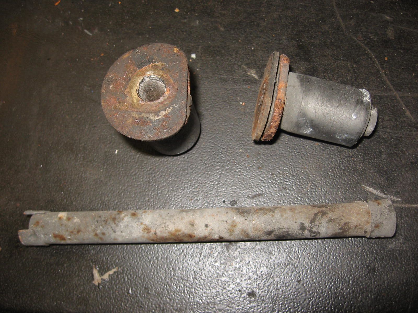 demper met huls blokbevestiging	Xj650 xj750 Xj700 1980-86	1aa-15336 , 4h7-15317	4w5-15317