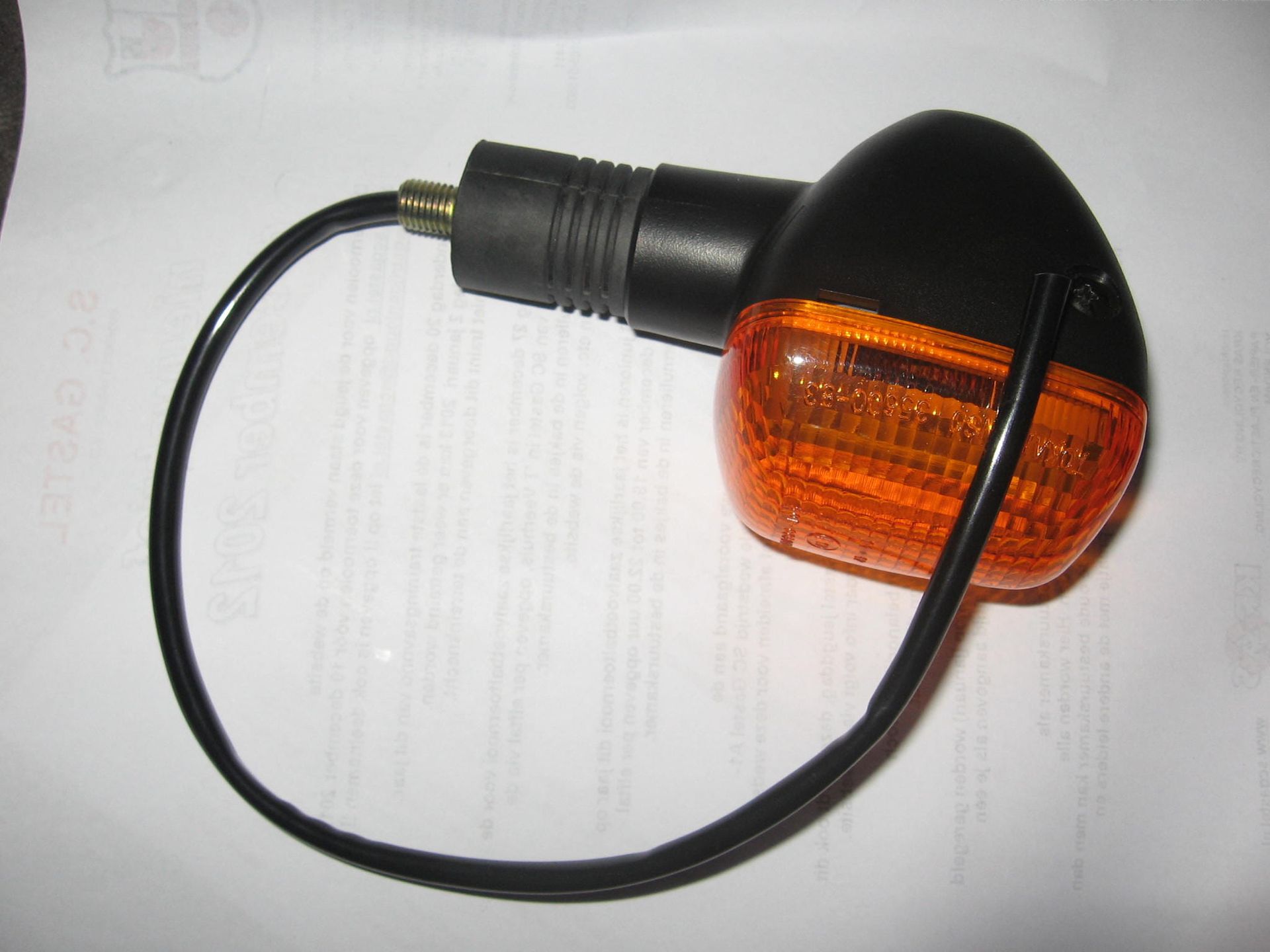 richting aanwijzer/ knippelicht li achter -- gsx 750F 1998-2005 / gs500 2001-02 / gsx 1300 R + andere	zomder stekker	suzuki		35604-33e30