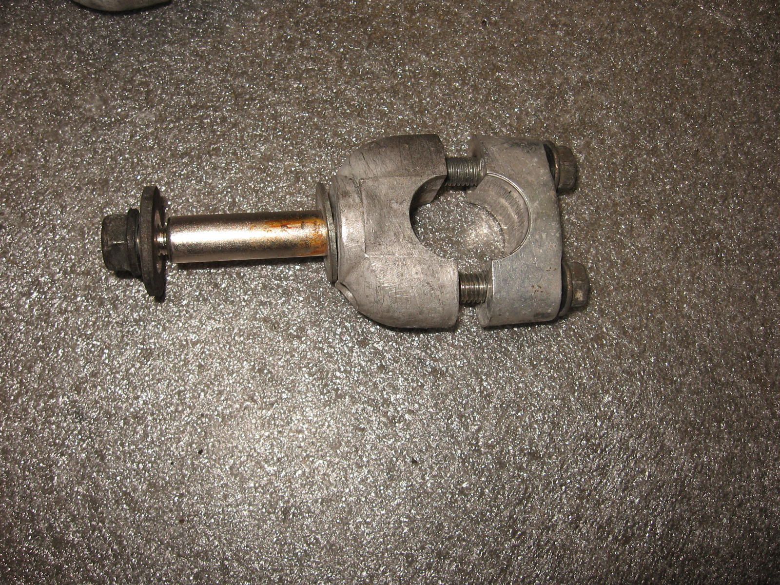 stuurklem riser St1100 1991-95 53134-mt3-000 , 95014-22100