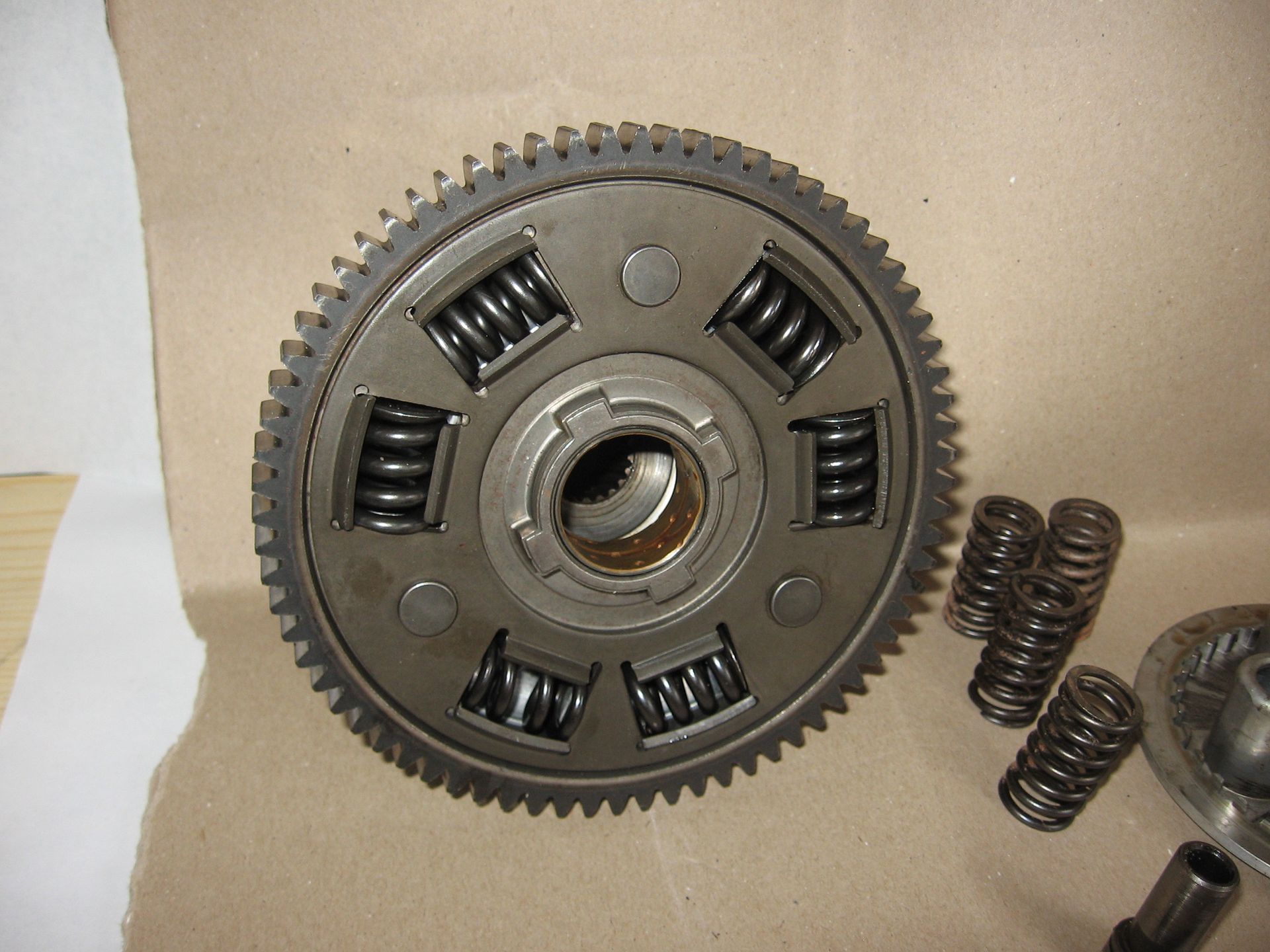 koppeling vf500c vf500f 84-85		22100-MJ8-000 ,  22350-KE8-000 , 22120-MJ8-000