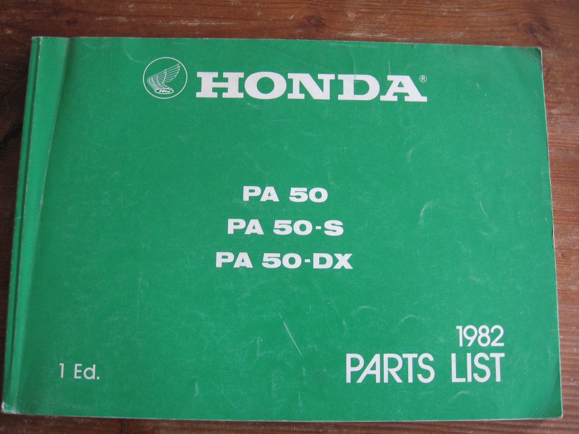 honda origineel partslist ( parts catalog ) voor model 1982	PA50 / PA50 S / PA50 DX		514 84 104	taal: engels conditie: als nieuw