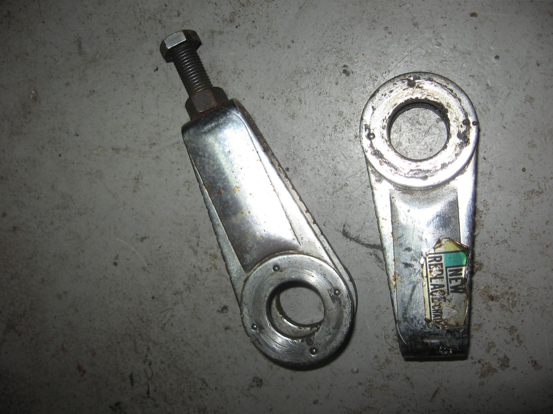 2 stuks kettingspanner achterketting	cb900fb cb900f2b	40543-438-000 (2)