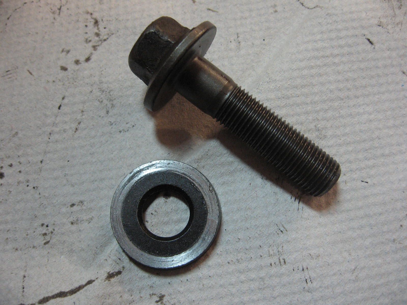 Flensbout ( m12x50x1,25 )  dynamorotor met ring ( 12,5x30x4,5 mm) 	Xbr500 	90023-471-000 ,90402-pb2-000