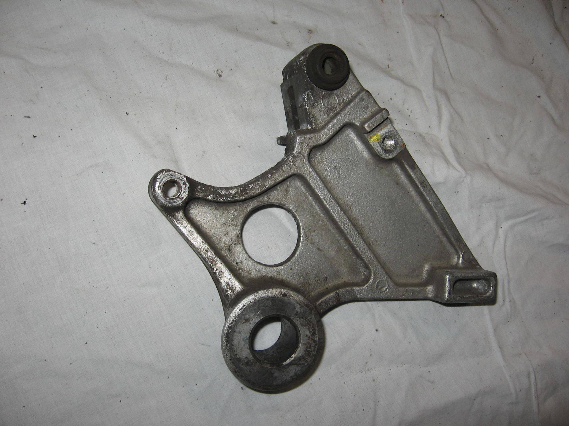 (steun) anker achterremklauw 1992-99 cbr900rr 		 43110-MW0-006	43110-MAE-006